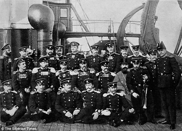 Kru kapal  Dimitrii Donskoi 1893. (Siberian Times)