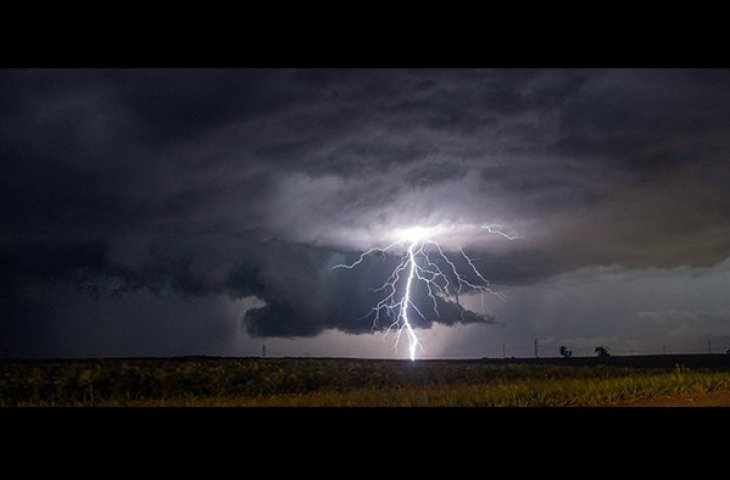 Petir di Great Plains Amerika Serikat. (Science 360)