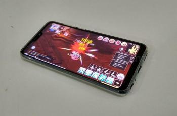 Asus ZenFone Max Pro M2 untuk bermain game. (HiTekno.com/Agung Pratnyawan)