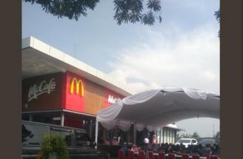 Resepsi di restoran cepat saji. (twitter/sariboti)