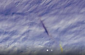 Tanda hitam tersebut adalah bekas meteor. (NASA)