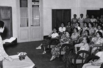 Peringatan Hari Kartini pada tahun 1953. (Wikipedia/ National Museum of World Cultures)