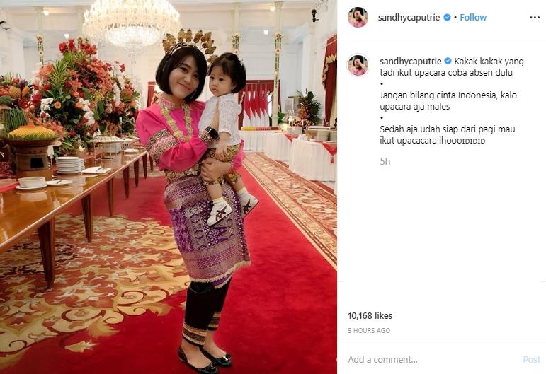 Ajudan cantik Iriana Jokowi bersama Sedah Mirah. (Instagram/@sandhycaputrie)