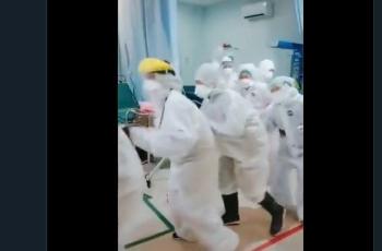 Video viral tenaga medis hibur diri. (Twitter/ HezekiaBenjamin)