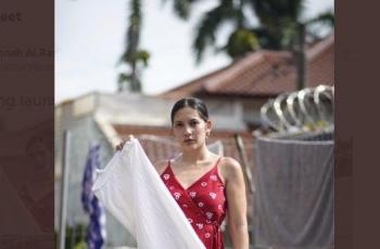 Pose Hannah Al Rasyid ini dipuji netizen. (Twitter/ HannahAlrashid)