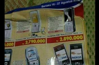 Brosur HP jadul di tahun 2006. (Facebook/ Kementrian Humor Indonesia)