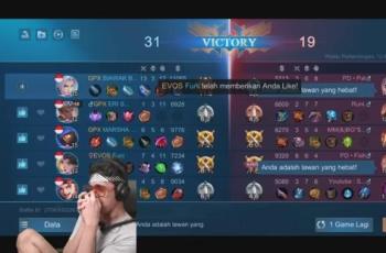 Oura bantai tim Ariel NOAH. (youtube/Oura Gaming)