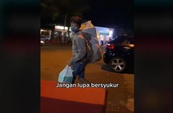 Momen memberi kepada orang yang membutuhkan membuat netizen terenyuh. (TikTok/ @luthfiazhars)