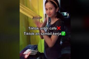 Pramugari cantik yang diputus kontraknya ini kini berjualan sate dan viral di media sosial. (TikTok/ marthaputri04)