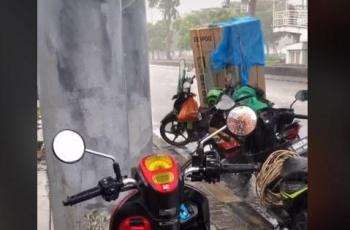 Driver ojol yang membawa paket sebesar ini bikin netizen iba. (TikTok/ @baromeus)