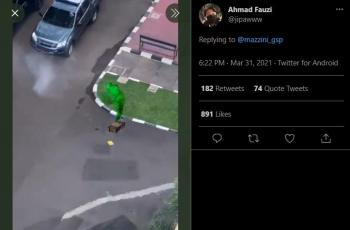 Terduga teroris Mabes Polri jadi meme kocak. (twitter/jipawww)