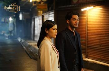 Dian Sastrowardoyo dan Reza Rahadian melakukan shooting secara profesional dengan Galaxy S21 Ultra 5G. (Samsung)