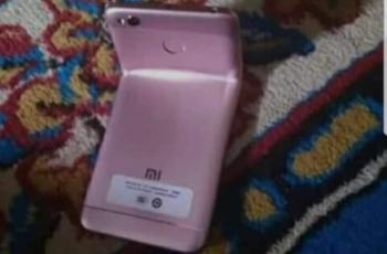 Jual HP dengan kondisi mengenaskan. (Twitter/@markahdaftar)