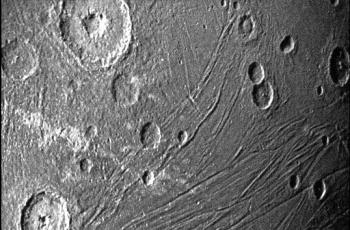 Bulan terbesar di Tata Surya, Ganymede. (NASA/JPL-Caltech/SwRI/MSSS)