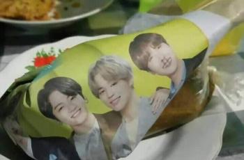 Bungkus BTS Meal. (Twitter/@bangopang_)