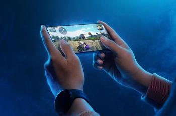 iQOO 15 Akan Gunakan Layar Samsung AMOLED 2K