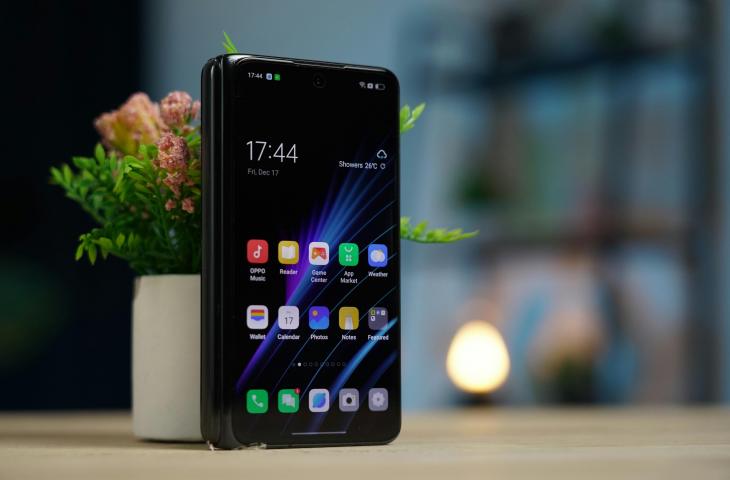 Ilustrasi HP Oppo. [Unsplash/Amanz]