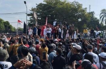 Fakta-Fakta Demo Pati: Kekecewaan Publik Berujung Kericuhan dan Tuntutan Bupati Mundur!