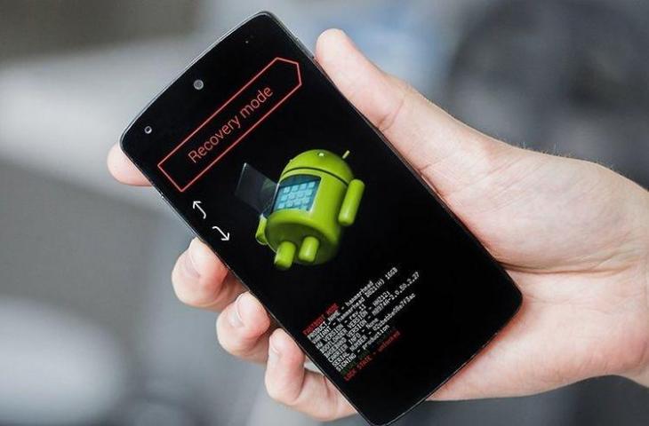 Ilustrasi HP Bootloop. (Androidcentral.com)