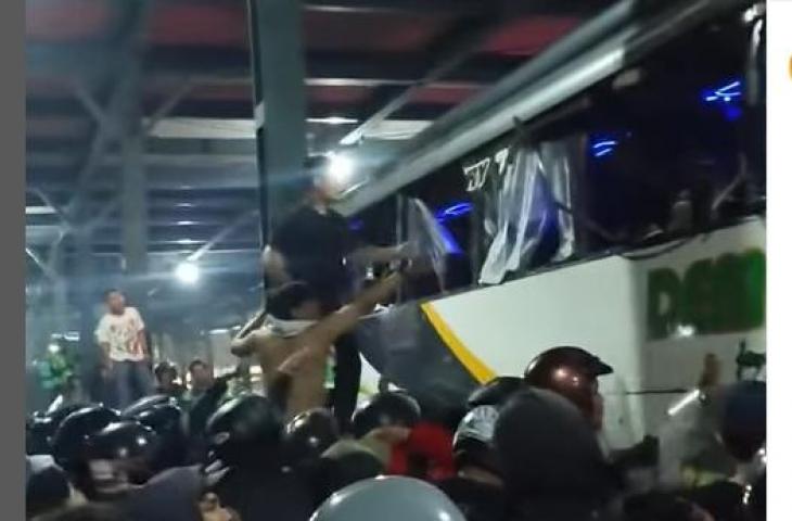 Viral Bus Suporter Nyaris Hancur Lebur Usai Laga PSIM vs Persib (Instagram)