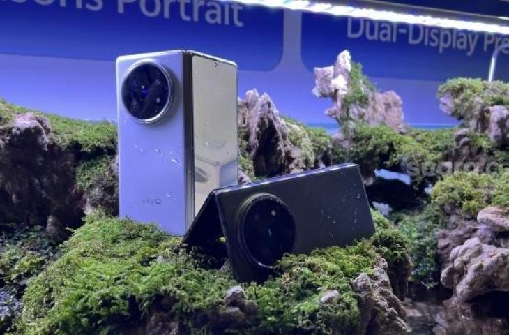 Vivo X Fold 5 yang resmi diluncurkan ke Indonesia pada Kamis (28/8/2025). [Suara.com/Dicky Prastya]