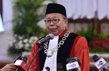 Ijazah Hakim MK Era Jokowi Diduga Palsu, Kampusnya di Polandia Digrebek KPK