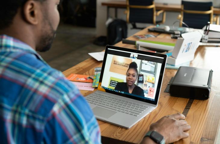 Ilustrasi wawancara kerja. [Unsplash/LinkedIn Sales Solutions]