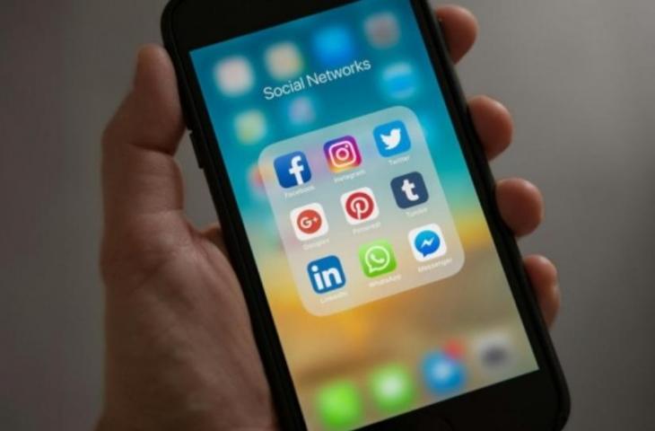 Ilustrasi hp second- Cara Membeli HP Second. (Pexels/Tracy Le Blanc)