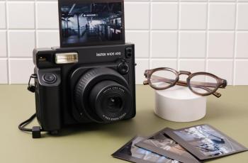 Fujifilm Rilis instax WIDE 400 JET BLACK Warna Hitam Matte yang Elegan