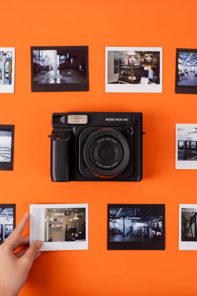 Fujifilm Rilis instax WIDE 400 JET BLACK. [Fujifilm]